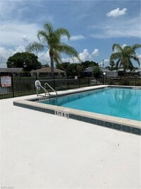 Building Photo - 1248 SE 7th St