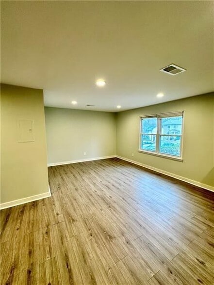 Building Photo - 1258 Creekside Ct