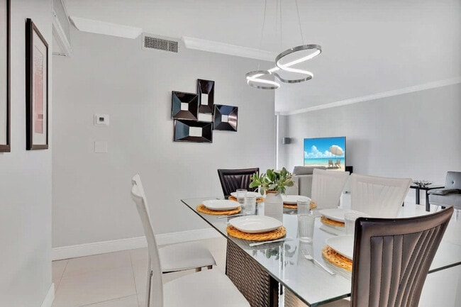Building Photo - 3801 S Ocean Dr