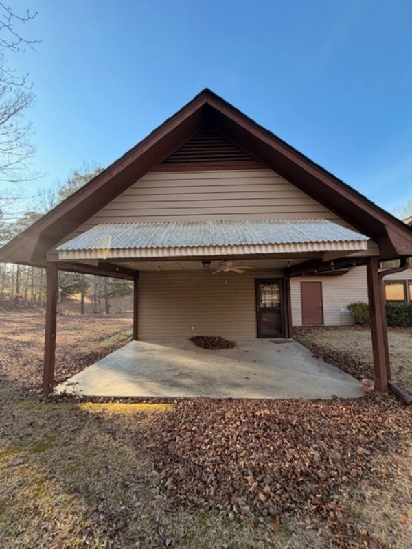 Building Photo - 250 Running Deer Rd