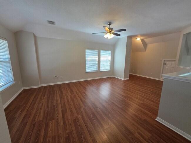 Building Photo - 2111 Emerald Cove Dr