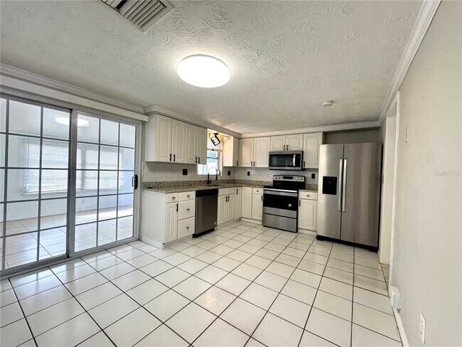 Building Photo - 3524 Chauncy Rd