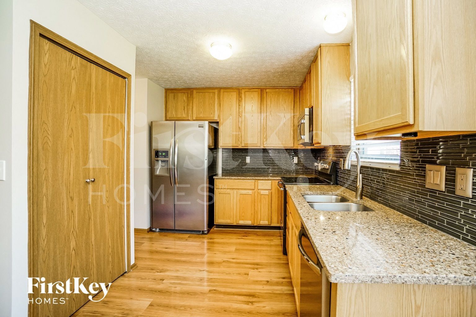 Building Photo - 5856 Oldenburgh Way