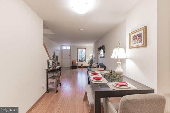 Building Photo - 3 W 1st Ave