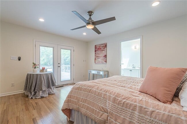 Building Photo - 4523 Runnemede Rd NW