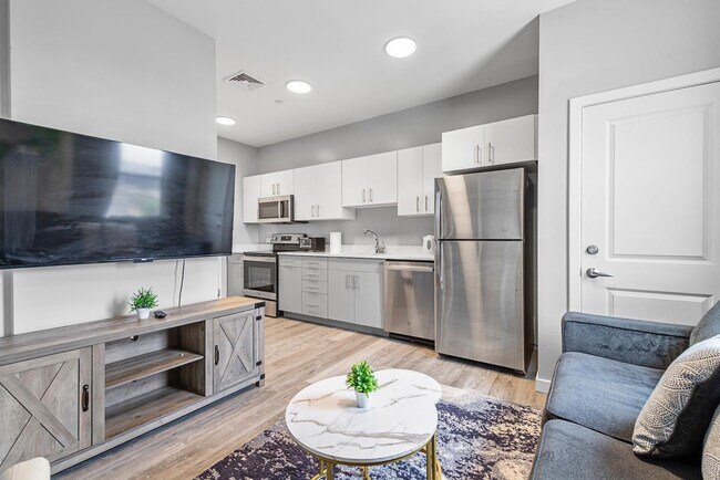 Building Photo - 95 Broadway-SI ID1240378P