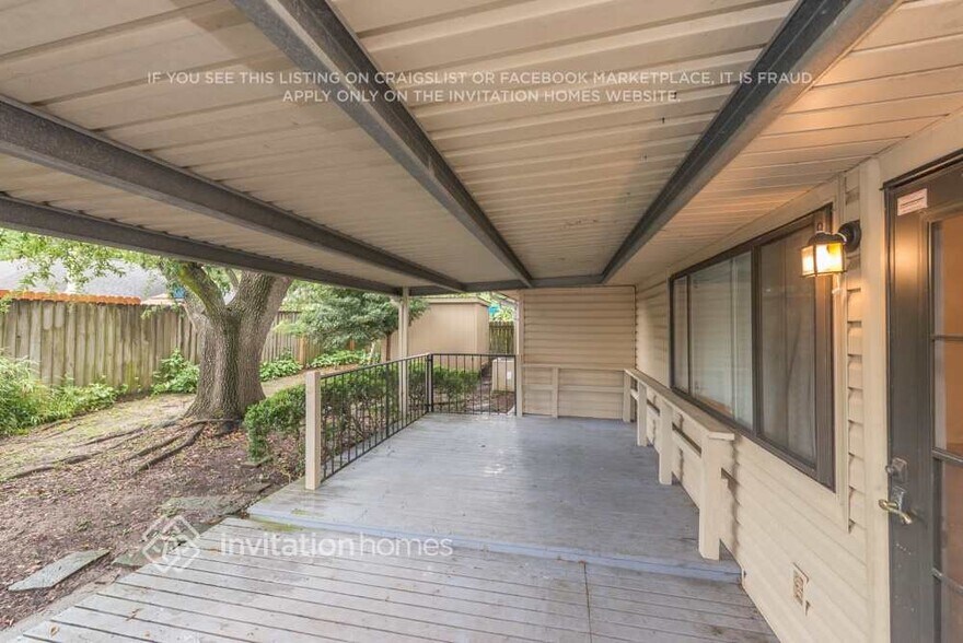 Building Photo - 1819 Pilgrims Point Dr