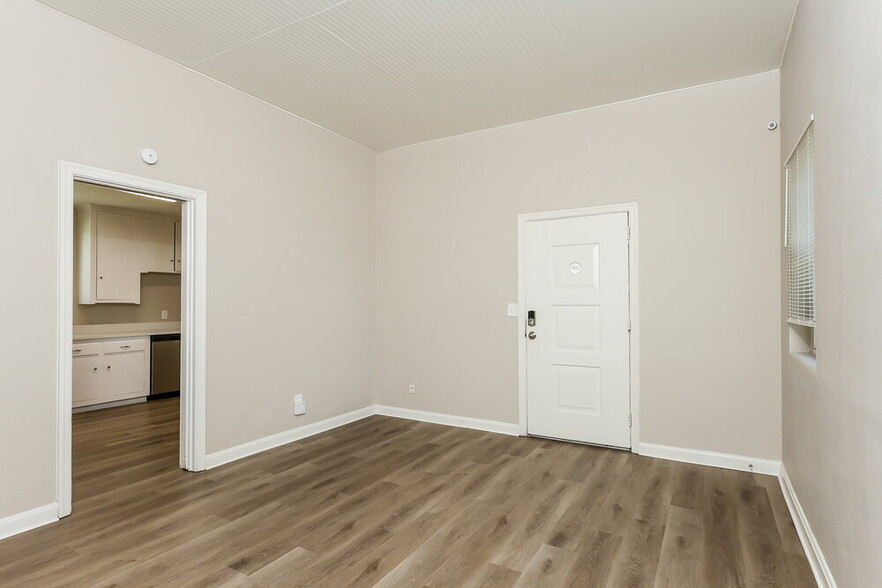 Building Photo - 5220 Seaspray Ave