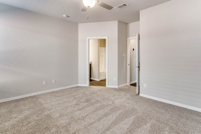 Building Photo - 3 bedroom 2 Bath home located in McPherson Village