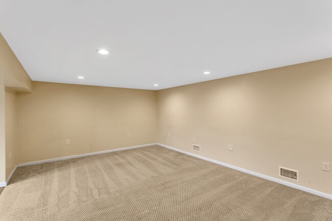 Building Photo - Updated 3BR Home with Central Air & Finished Walk-Out Basement - Sewickley, PA