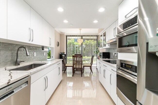 Building Photo - 3390 S Ocean Blvd