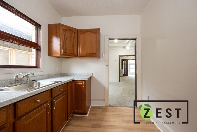 Building Photo - 4016-18 Hogarth