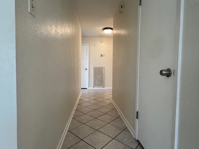 Building Photo - 1803 Foxlake Dr