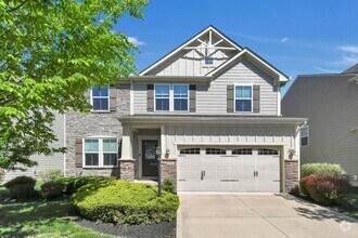 Building Photo - Spacious 3 Bedroom Home with Loft, Elegant...