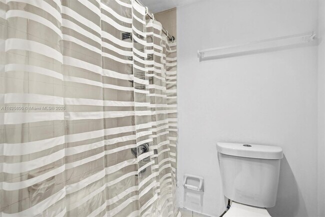 Building Photo - 625 Biltmore Way