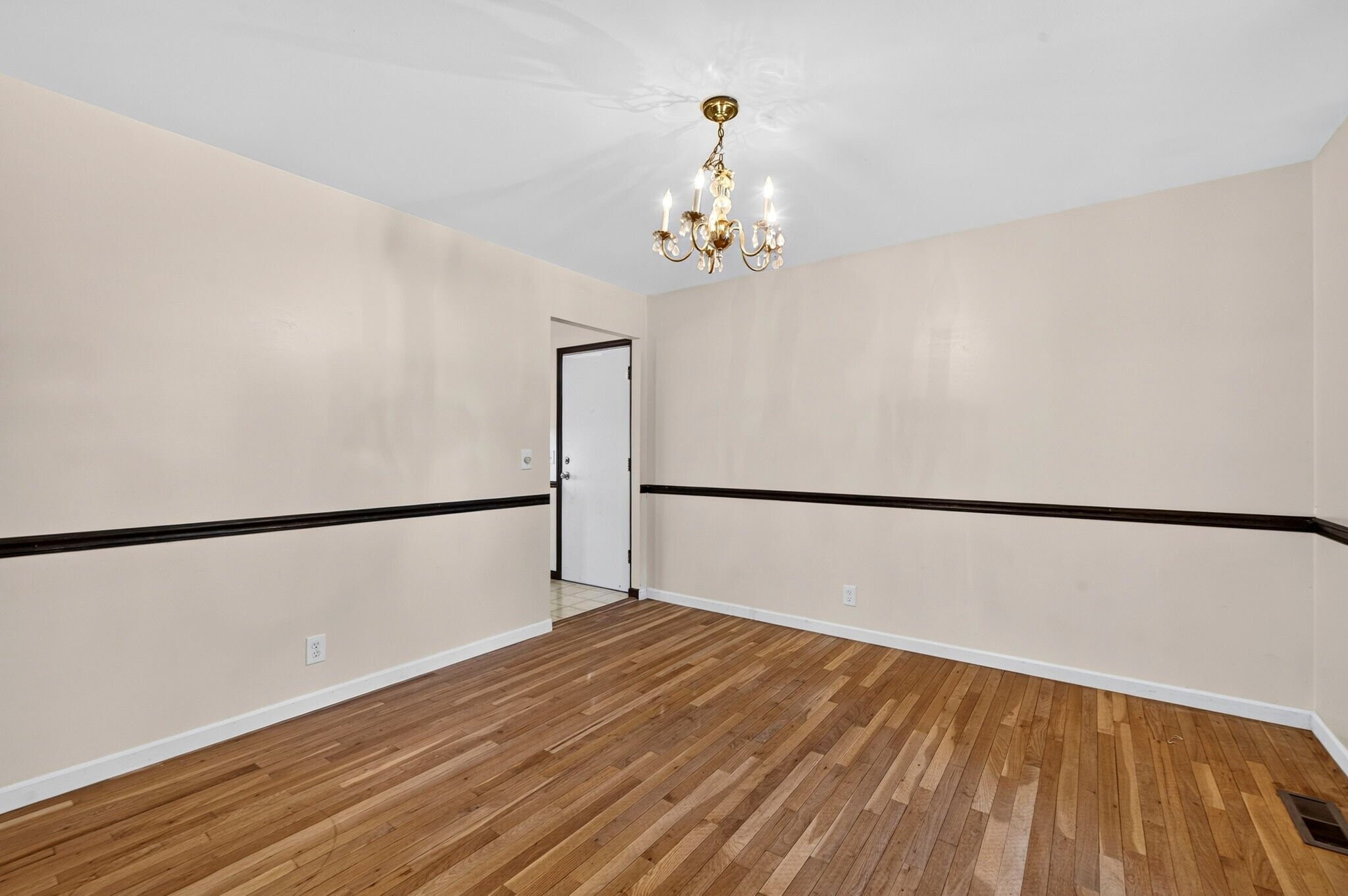 Building Photo - 3145 Matlock Dr