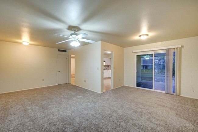 Building Photo - 9951 W Clair Dr