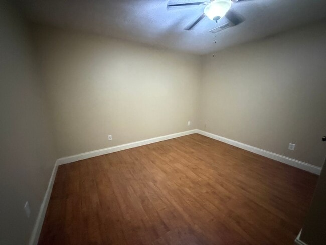 Building Photo - Spacious House in Draffenville