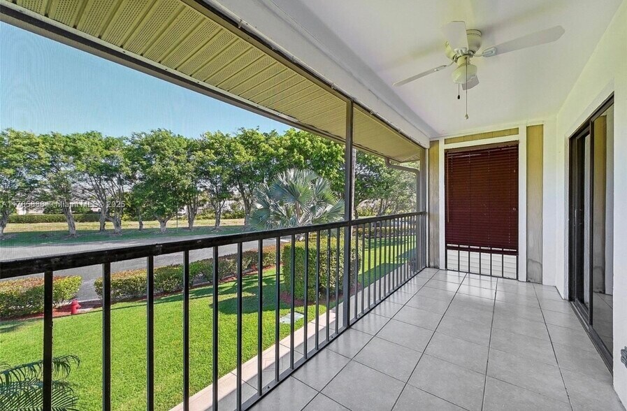 Balcony - 15492 Lakes of Delray Blvd