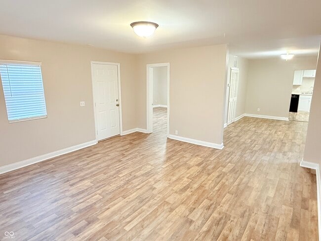 Building Photo - 337 S Green St