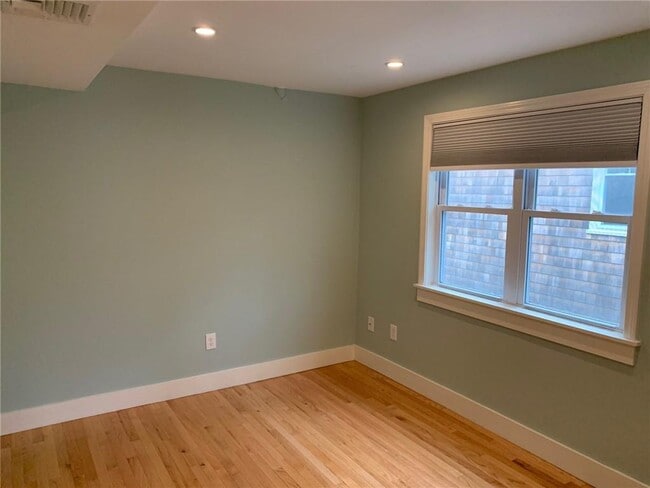 Building Photo - 33 Dennison St