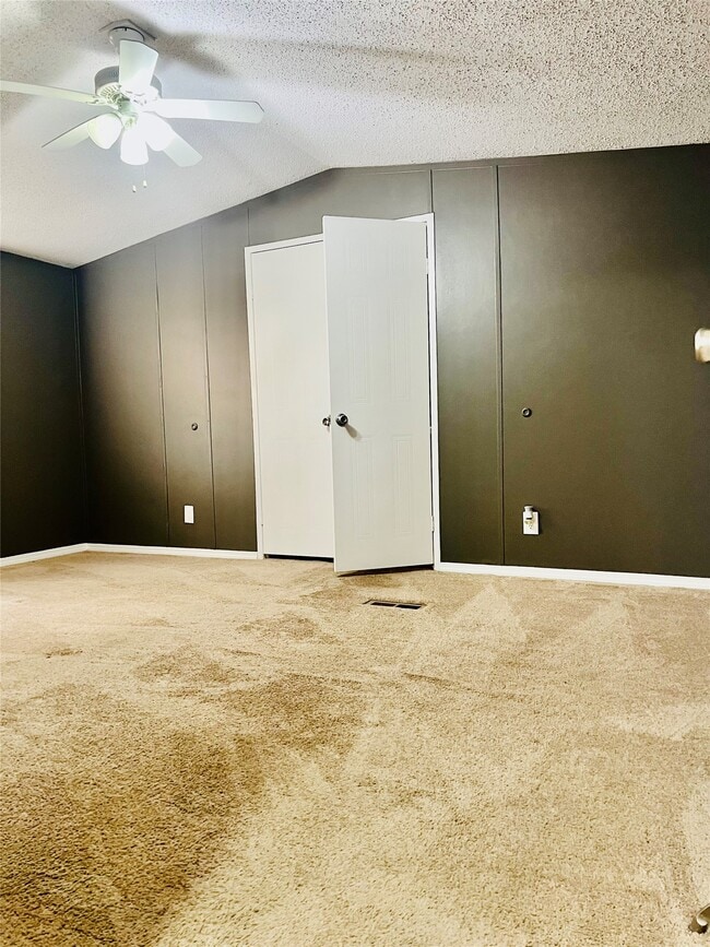 Building Photo - 20647 Shady Ln