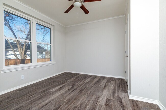 Building Photo - 5700 Pershing Ave