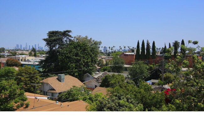 Building Photo - 6068 W Studio Ct