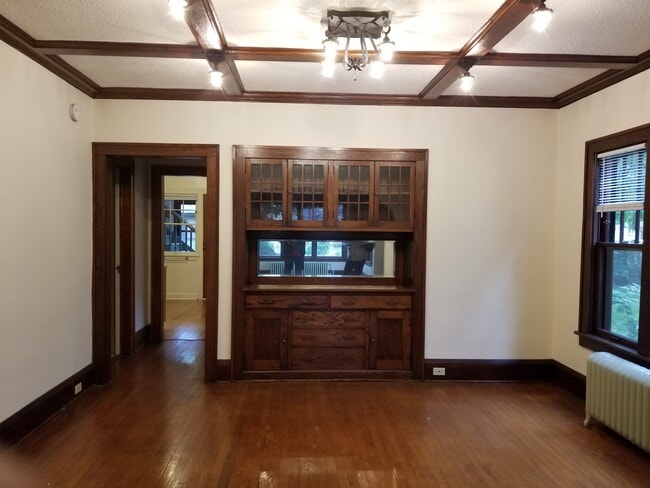 Building Photo - 2122 Dayton Ave
