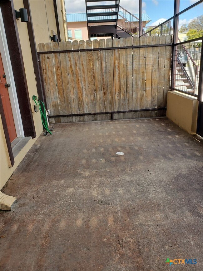 Building Photo - 165 S Guadalupe St