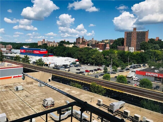 Building Photo - 225 W 233rd St