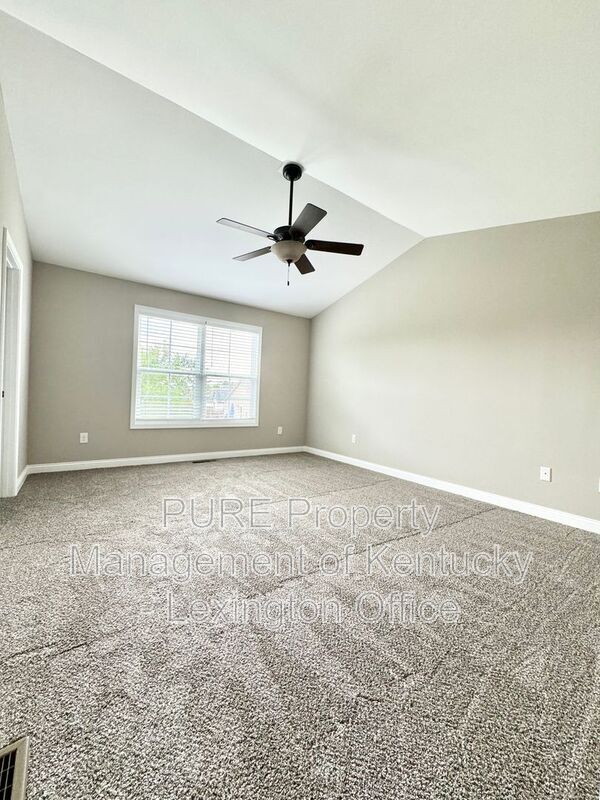 Building Photo - 2056 Drummond Dr