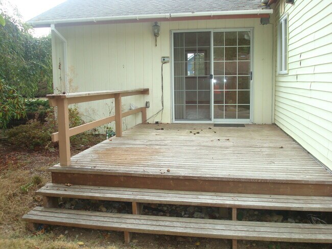 Building Photo - Southside Single Family Home Available NOW!
