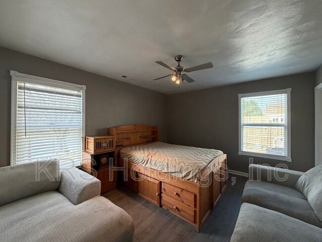 Building Photo - 6040 Capital Pl