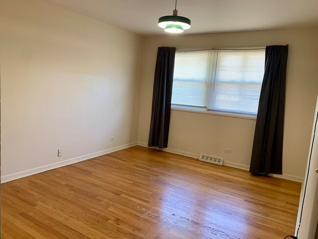 Building Photo - 9S174 Nantucket Dr