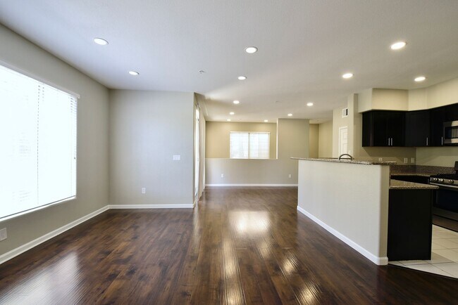 Building Photo - UPGRADED LOVELY 2 BED 2 BATH CONDO AT VISTANA