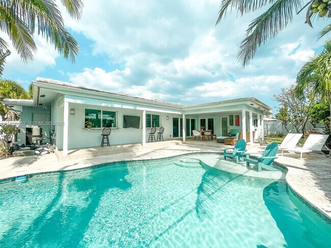 Building Photo - 2932 NE 36th St