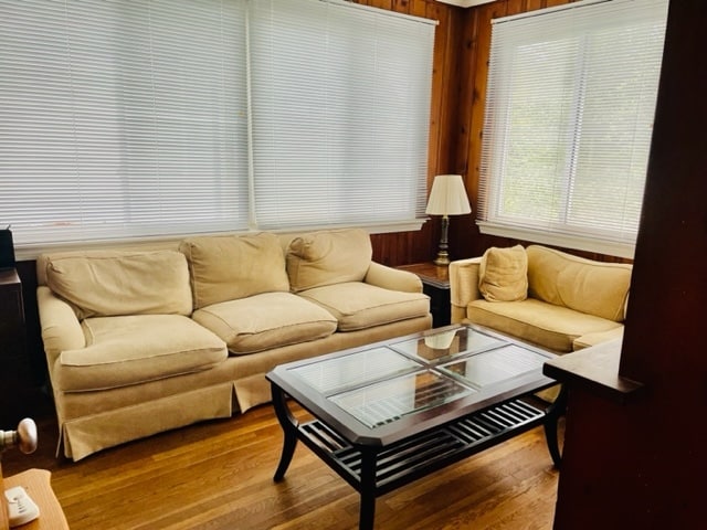 Sitting room, den, fully furnished - 716 HIGHLAND AVE NW