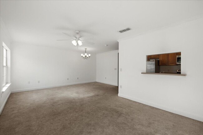 Building Photo - 606 Wingspan Way