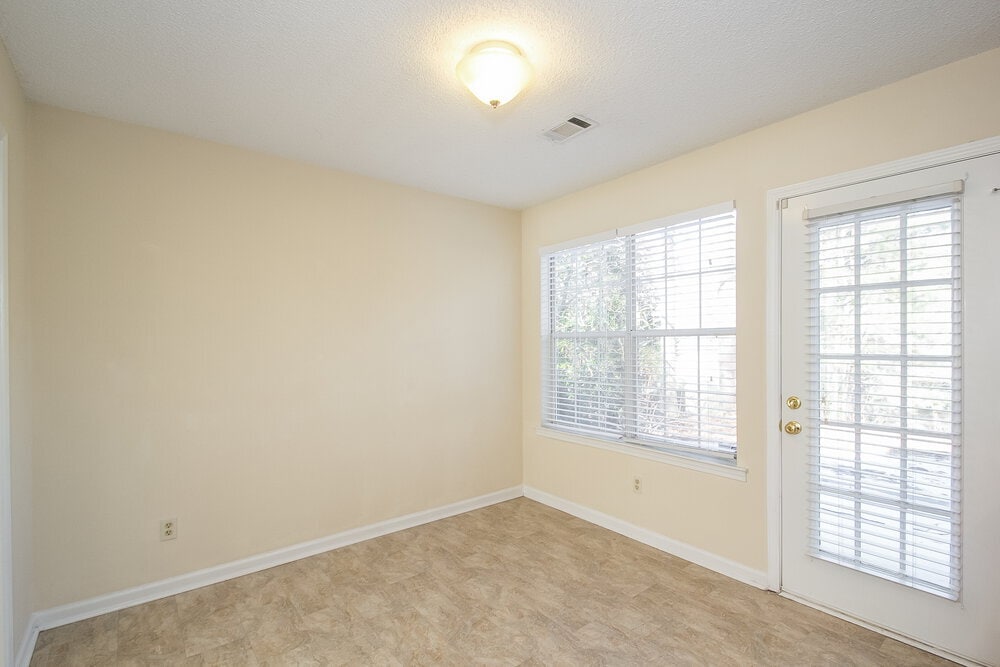 Building Photo - 408 Streamview Ln