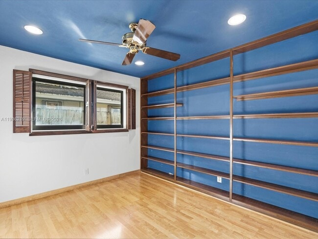 Building Photo - 21151 NE 22nd Ct