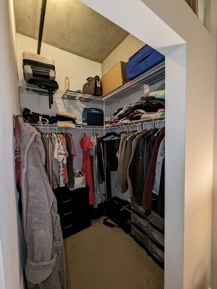 Walk in closet - 6 S Laflin St