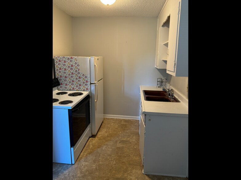 Unit 22 - 276 White Bridge Pike