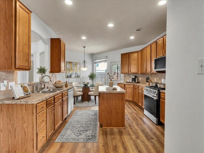 Building Photo - 9915 Valance Way