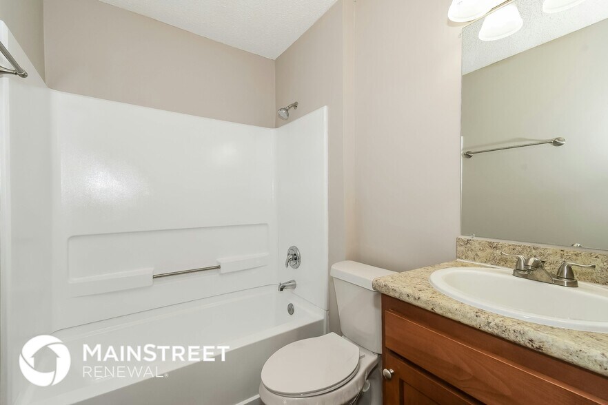 Building Photo - 11516 Birch Forest Cir E