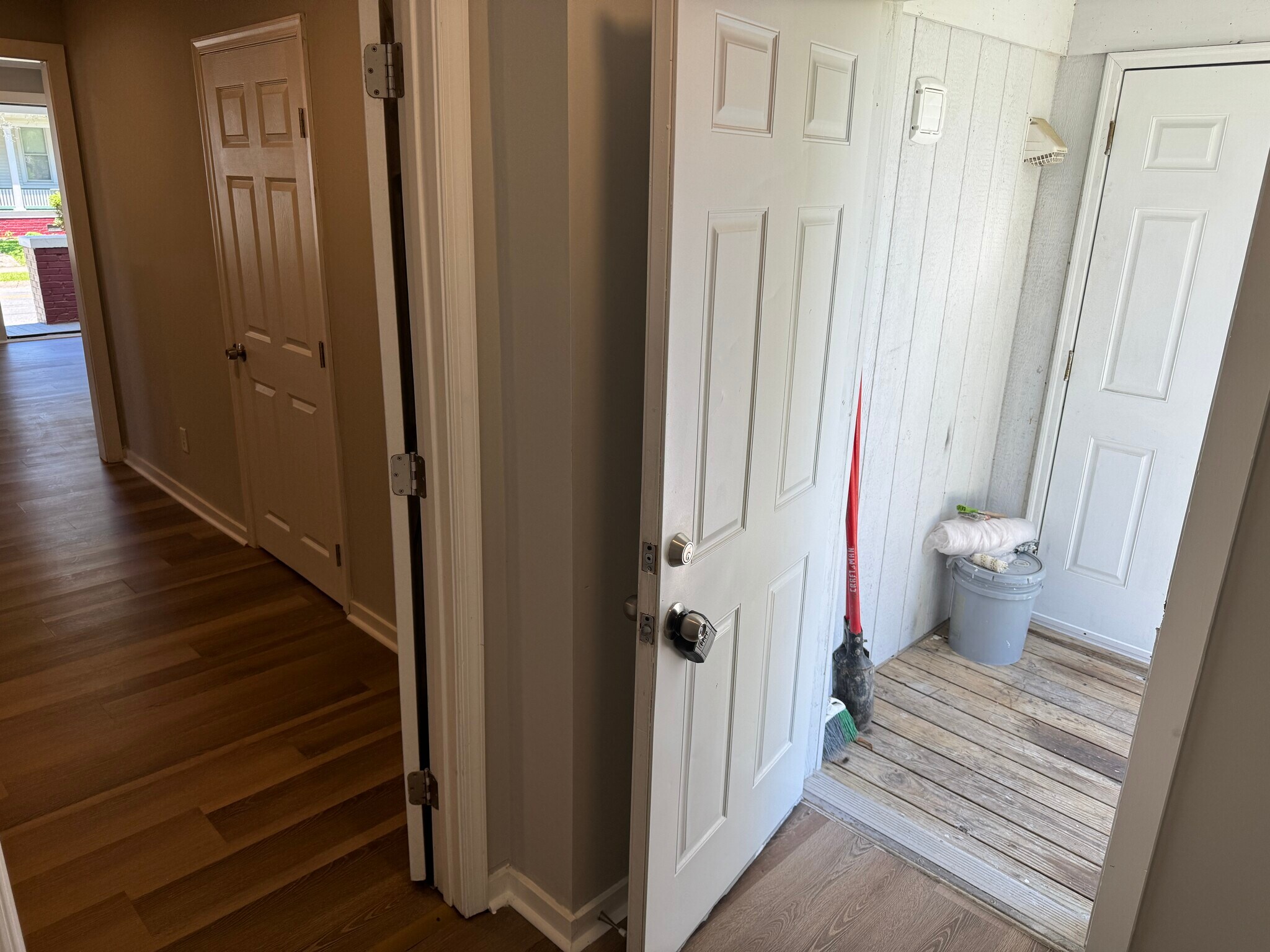 Back door/Mudroom - 3903 King St