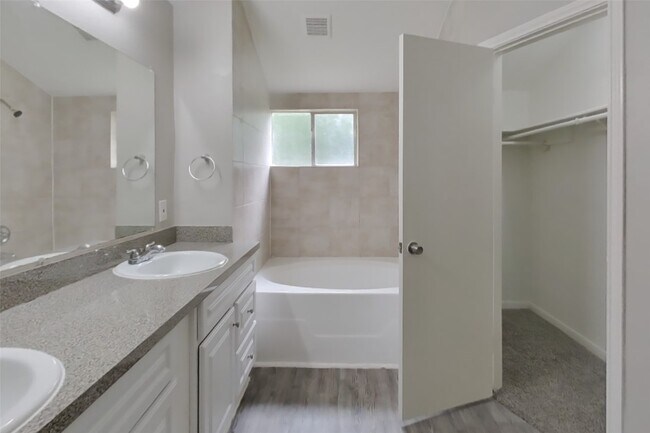 Building Photo - 18311 Autumn Trails Ln