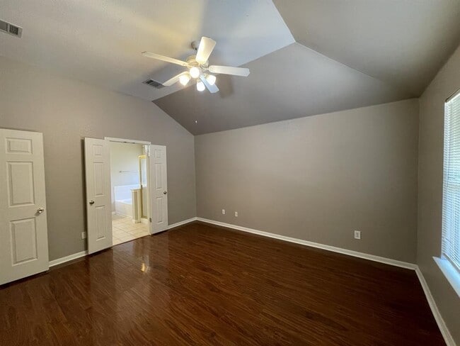 Building Photo - 1412 Firebush Dr