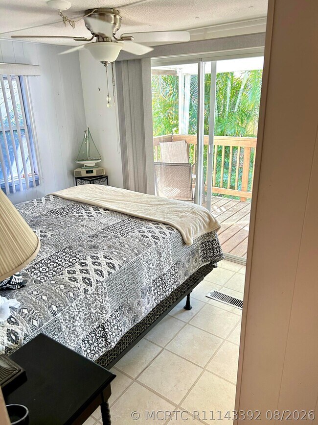Building Photo - 425 Bougainvilla Dr