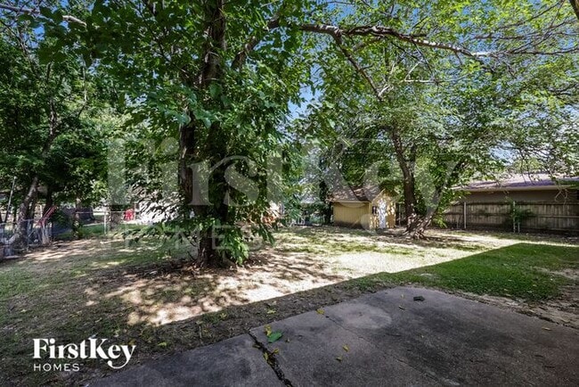 Building Photo - 1805 Dorothy Dr